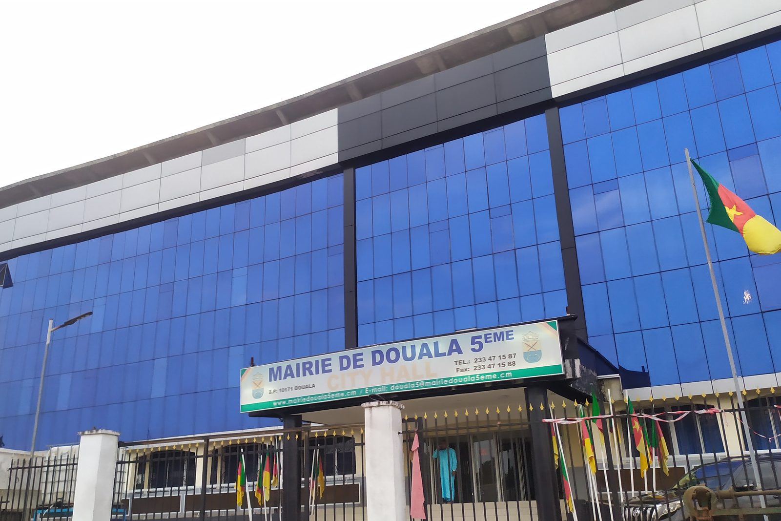 Mairie de Douala 5ème, entre relief de Yaoundé et climat humide du littoral camerounais