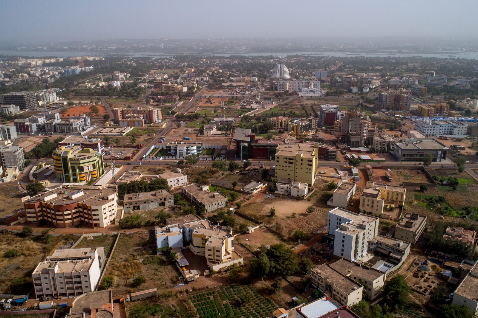 Vue aérienne du quartier ACI 2000 à Bamako, illustrant les ouvrages de structure suivis au Mali